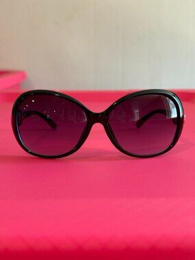LadyBoss Spectacles Black Sunglasses + Full Luxe Kit